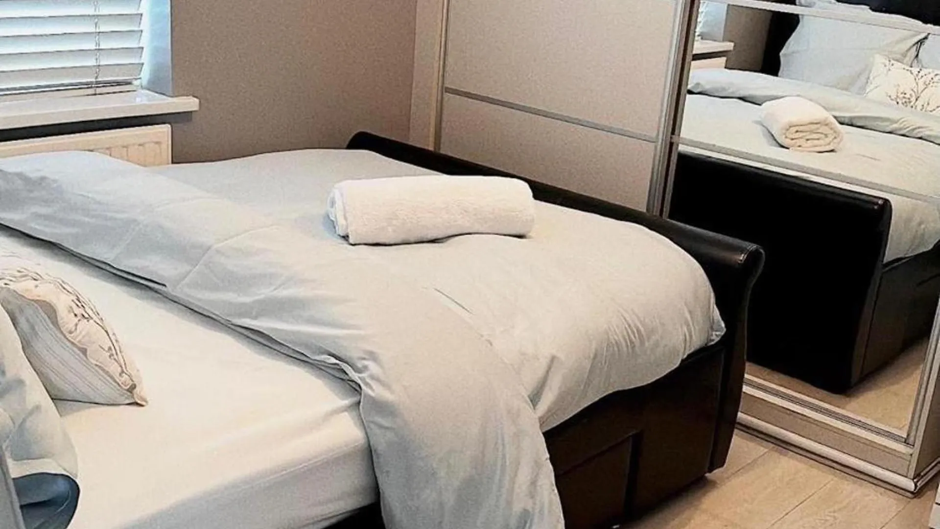 4 Bed House-Garden-Parking-15 Min Elizabeth Line Villa Dagenham Birleşik Krallık