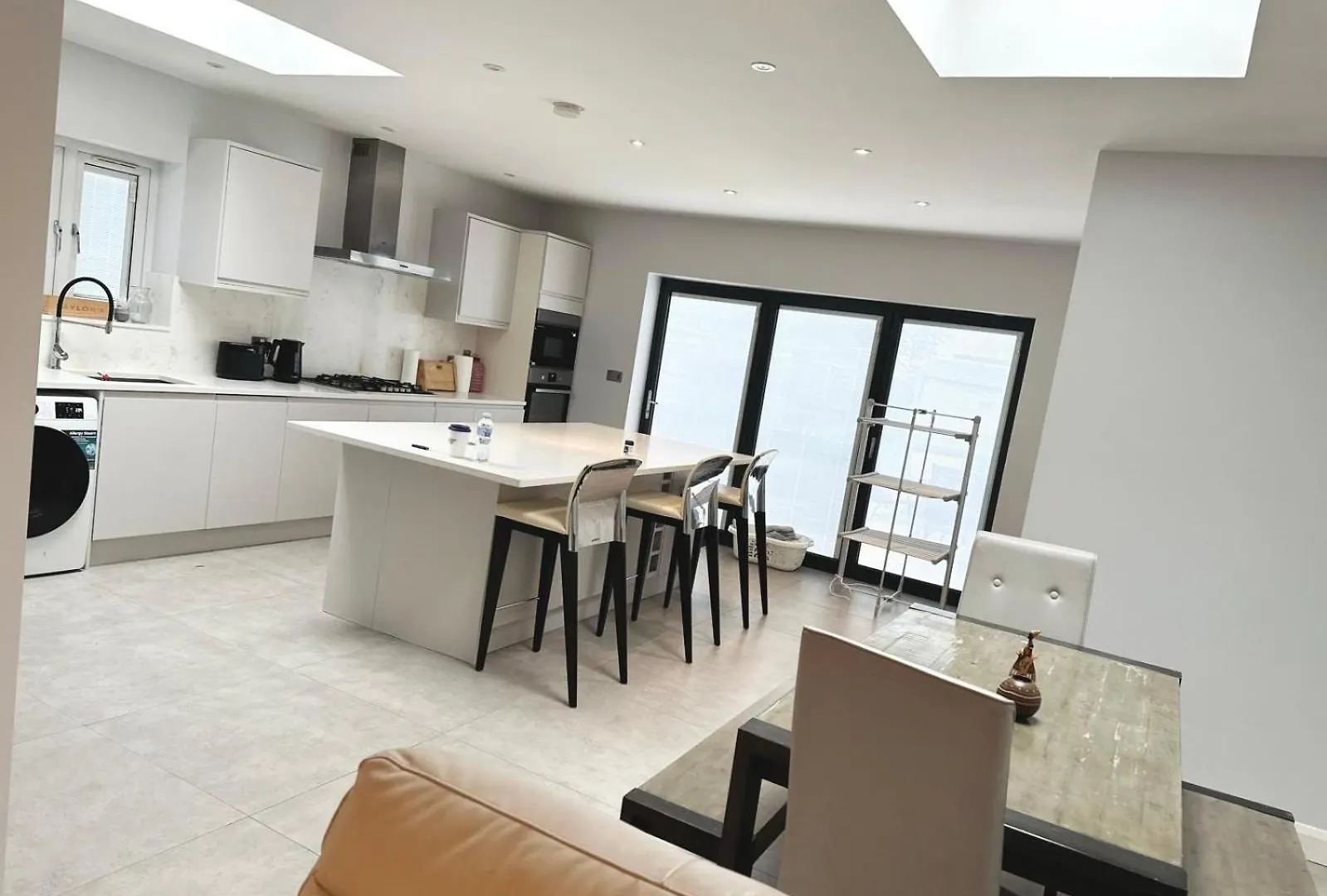 4 Bed House-Garden-Parking-15 Min Elizabeth Line Villa Dagenham